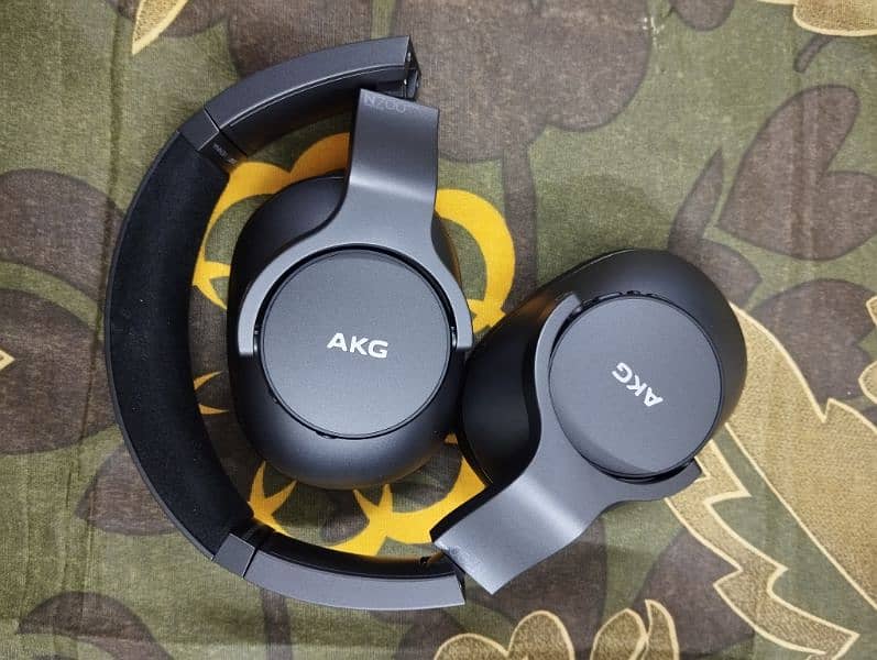 AKG N700NCM2 Wireless headphones 3