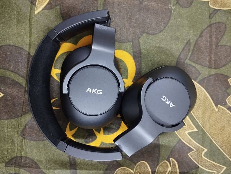 Samsung Wireless headphones (AKG N700NCM2) 1