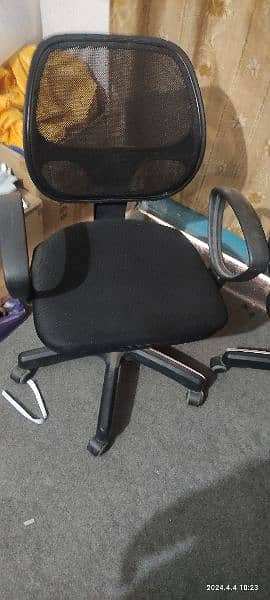 2 Computer Chairs | Revolving chairs | Office chairs 1