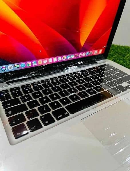 Apple macbook pro 2012 MiD core Ratina display 1.2gb grafics Battry 2