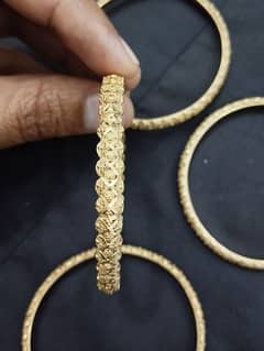 Gold bangles for sale per tola 237500