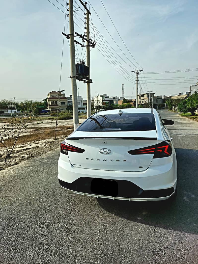 Hyundai Elantra GL 2022 4