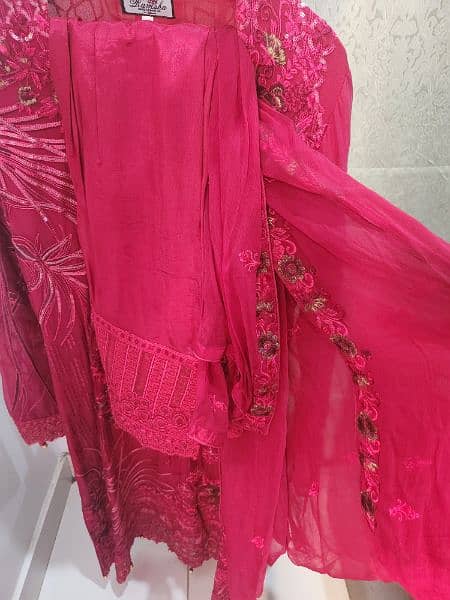 Embroidered fancy 3 pc stitched suit 3