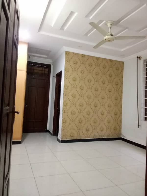 bueutyfull ground portion for rent in Pakistan town phase 1 8