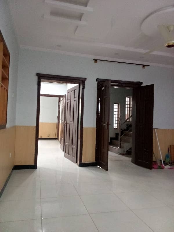 Corner Tile Flooring 3 Bedroom Ground Portion Available For Rent In Pakistan Town Phase 1. 9