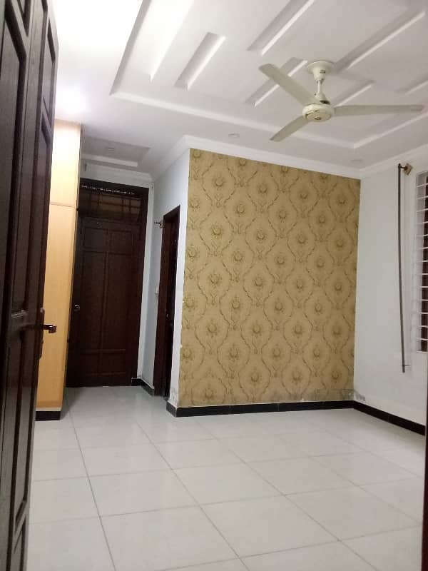 Corner Tile Flooring 3 Bedroom Ground Portion Available For Rent In Pakistan Town Phase 1. 12