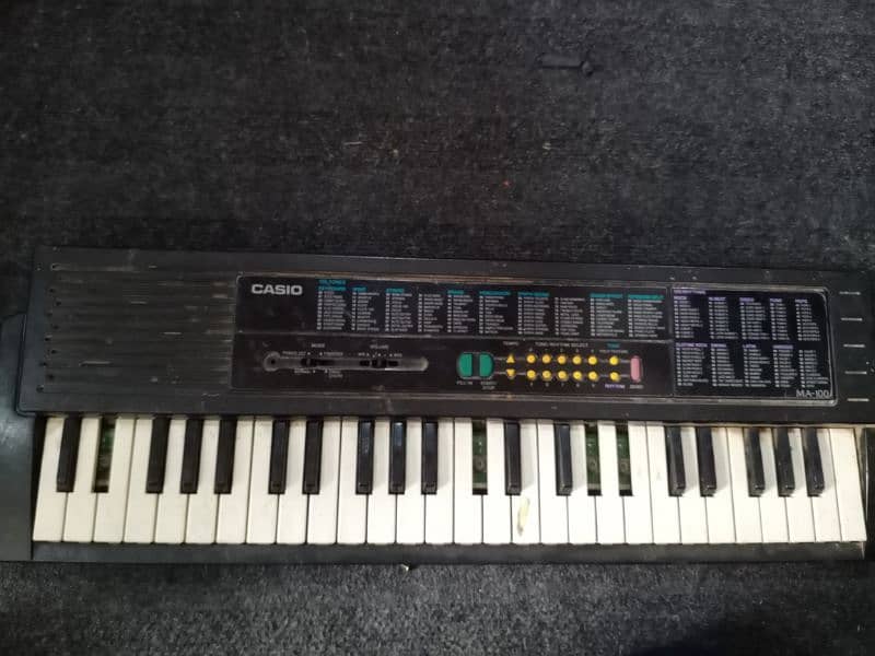 casio ma100 piano (condition not working right now) 4