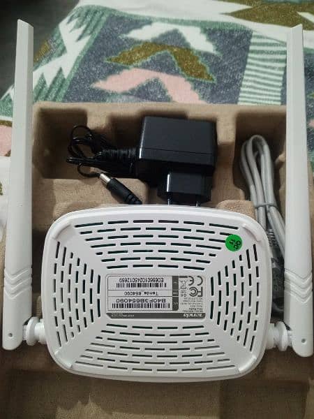 Tenda wireless N300 4 in 1 Easy setup router Model 301 4