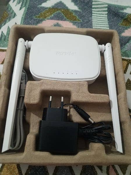 Tenda wireless N300 4 in 1 Easy setup router Model 301 6