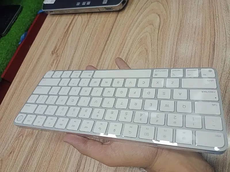 apple magic 3 keyboard with touch id modal A2449 Bluetooth wireless 4