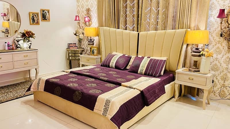 designer bedset in perfect condition 2