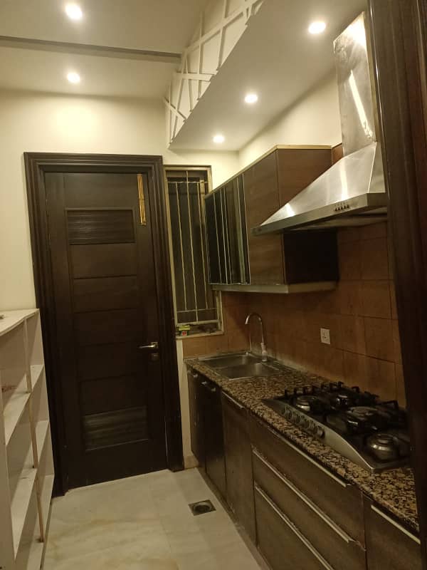 Most Luxurious 1 Kanal House Is Available For Rent 8