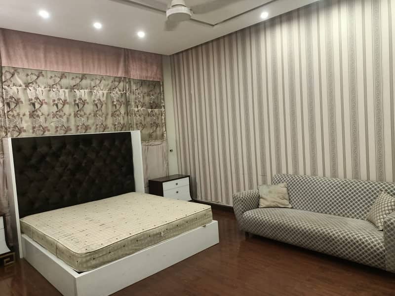Most Luxurious 1 Kanal House Is Available For Rent 23