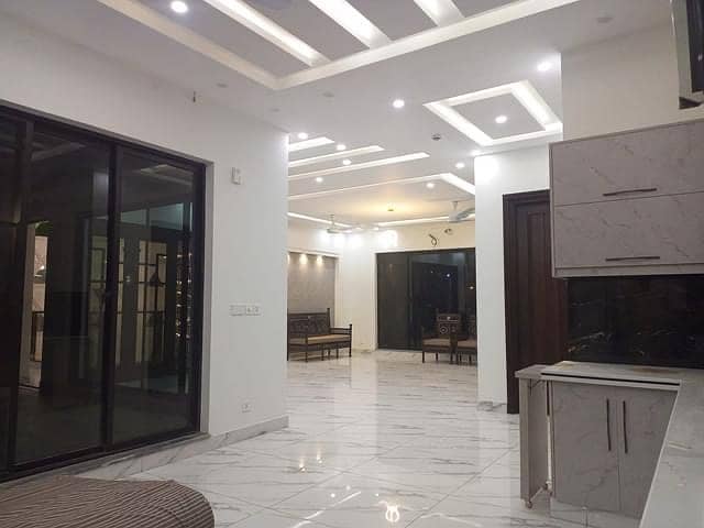 A Beautiful 1 Kanal Upper Portion Is Available For Rent In PHASE 6 DHA, Lahore. 1