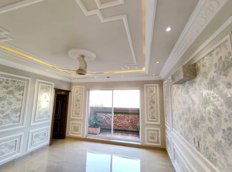 A Beautiful 1 Kanal House Is Available For Rent In PHASE 1 DHA, Lahore. 12