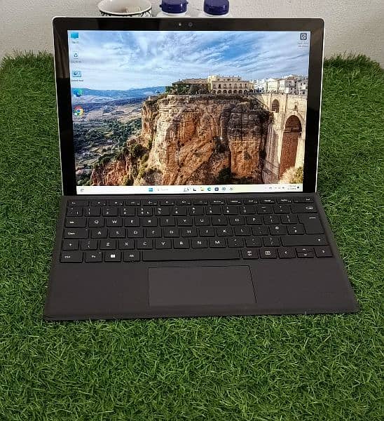 Surface Pro 6 i7 16GB 512GB New Condition 4K Touch Display 10
