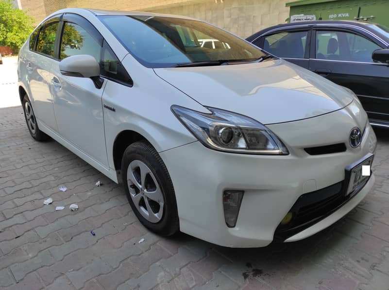 Toyota Prius S 1.5 2013 Model Import 2017 Reg Islamabad . Inside out f 2