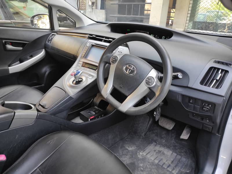 Toyota Prius S 1.5 2013 Model Import 2017 Reg Islamabad . Inside out f 9
