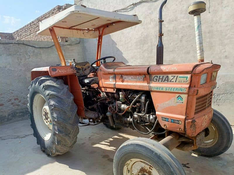 Tractor Ghazi model 2005 used . . . 3