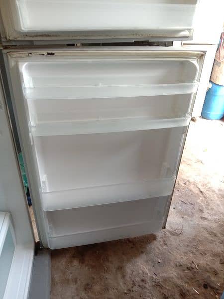 Hitachi Refrigerator Good condition Original condition 1