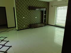 1 Kanal Upper Portion With Gas For Rent in lake City