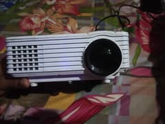 Projector for sale in good condition