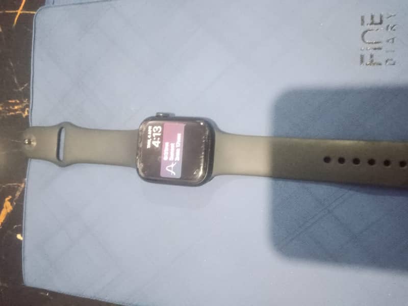Apple Series 8 Smartwatch - Excellent Condition, Like New 2