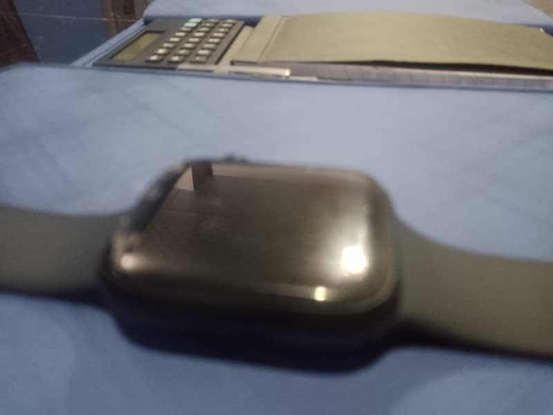 Apple Series 8 Smartwatch - Excellent Condition, Like New 3