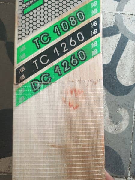 just one match bat used totally new bat 99% new 16 to 17 grans 3