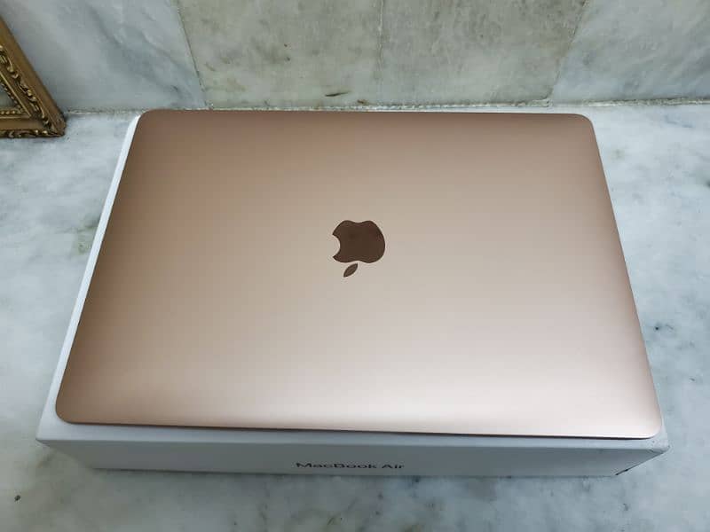 Macbook Air M1 Gold New Scratchless 10/10 Condition. 3 months Warranty 5