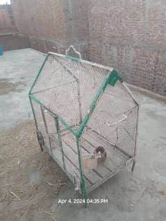 iron bird cage in very good condition 0