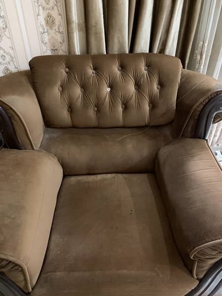 3x sofas (1 seater) (2seater) (3 seater) 1