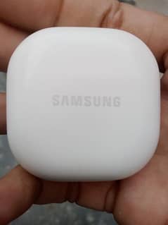 Samsung airpods in good condition  03329447309 whattsap and sim number