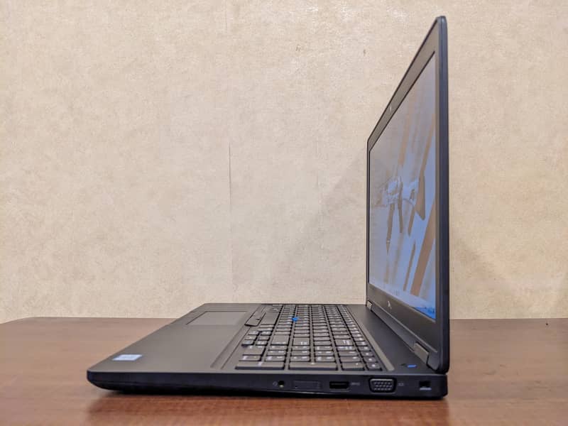 DELL Latitude 5590 Core i7-8th Generation With Numpad Laptop 0