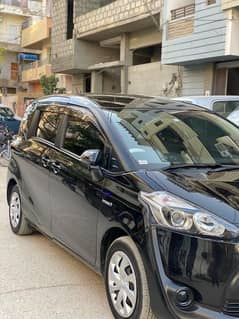 Toyota sienna 2017 is available for sale