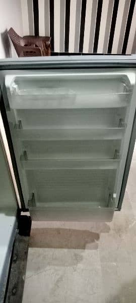 Refrigerator in good condition and good price 1