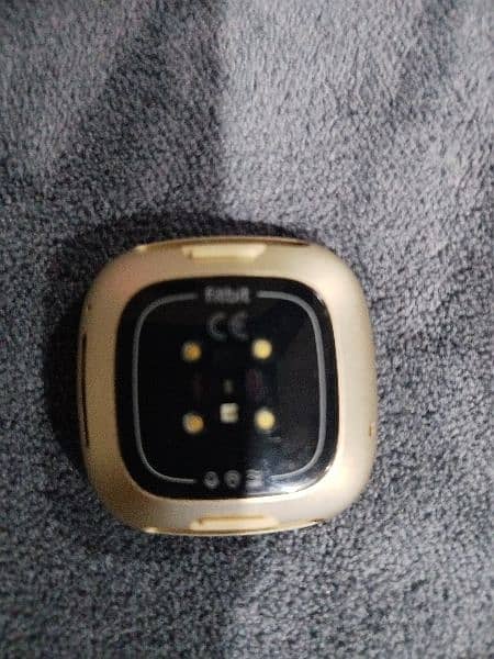 Fitbit versa 3 + GPS, Smart watch, Watch, Band 1