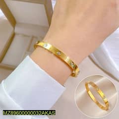Gold plated clover shaped bracelet