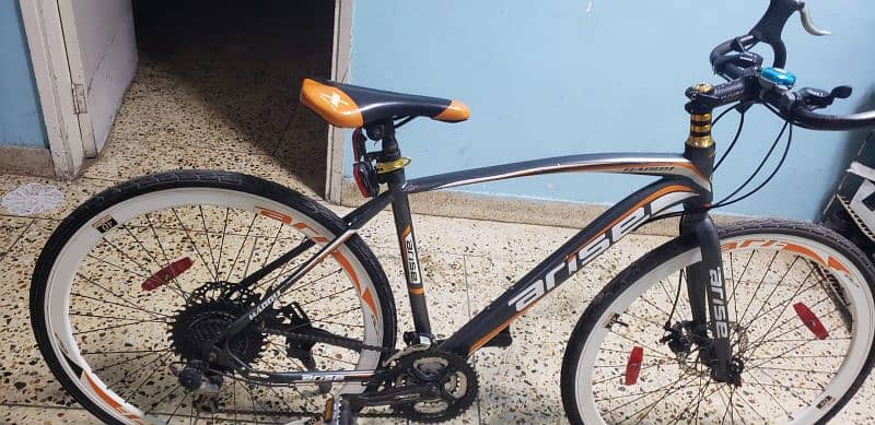 Hybrid Bicycle in new condition 6