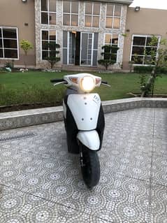 Suzuki Lets 6 Scooty