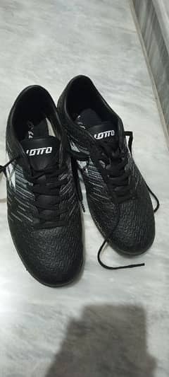 lotto futsal shoes