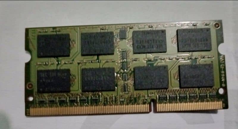 Samsung DDR 3 4 gb Ram for laptop 1