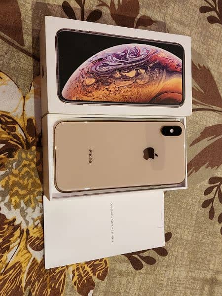 Apple iphone xs for sale in 10/10 condition. With Box and Charger. . . 0