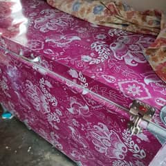 Trunk New 10 / 10 condition pink design