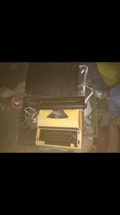 electronic typwriter good condition with box