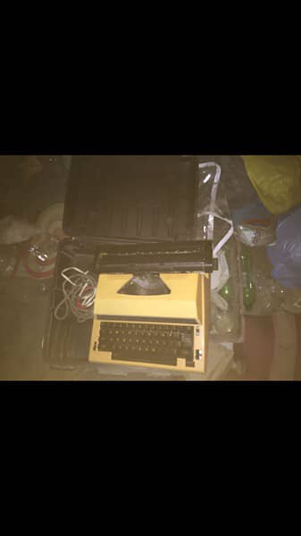 electronic typwriter good condition with box 0