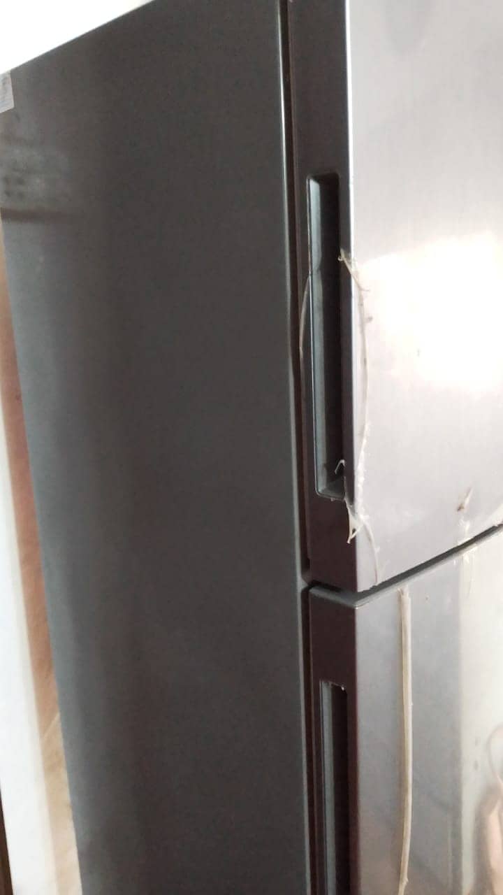 Haier refrigerator 6 month used 4