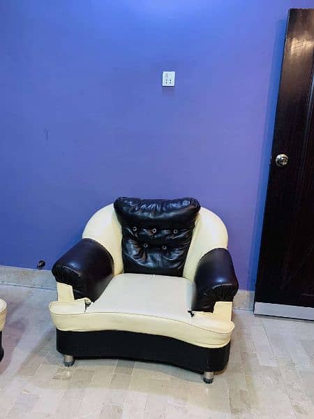 7 seater Sofa set In good condition 3
