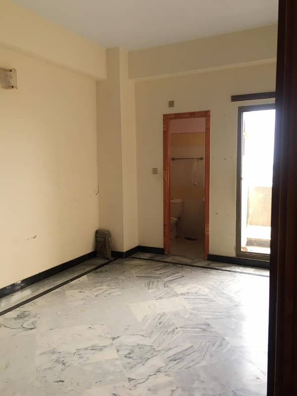 G15 Main Markaz 2th Faloor 690sq Fit 2bed room Brand New condition All Service available 3