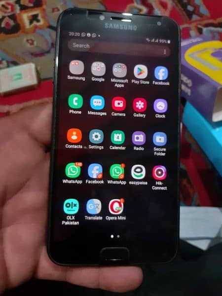 Samsung Galaxy J4 11